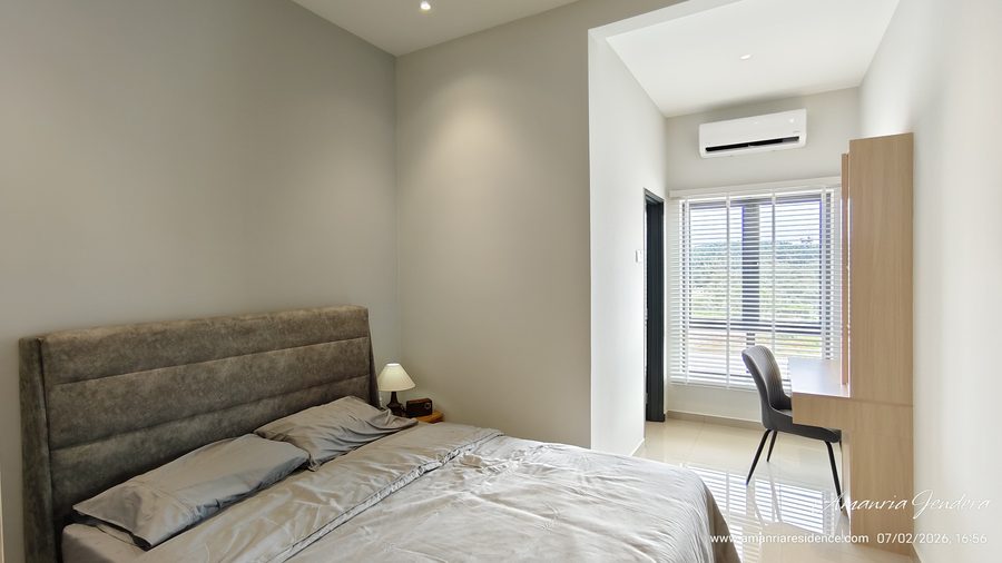 Bilik tidur utama rumah contoh Amanria Residences